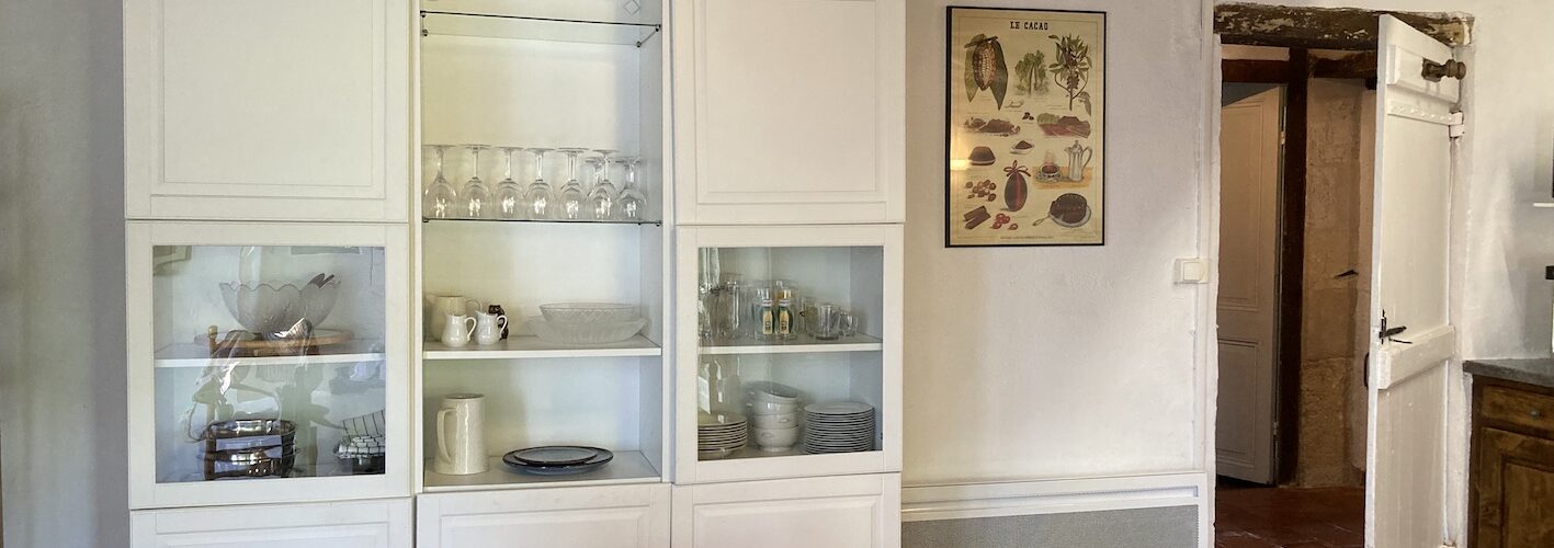 Gite ktichen white cupboard